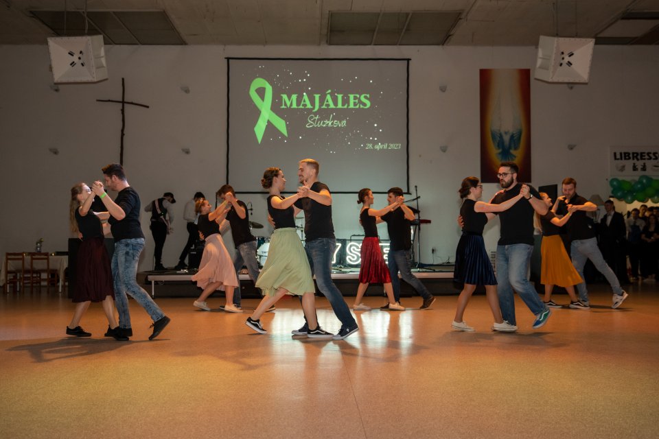Majales-37