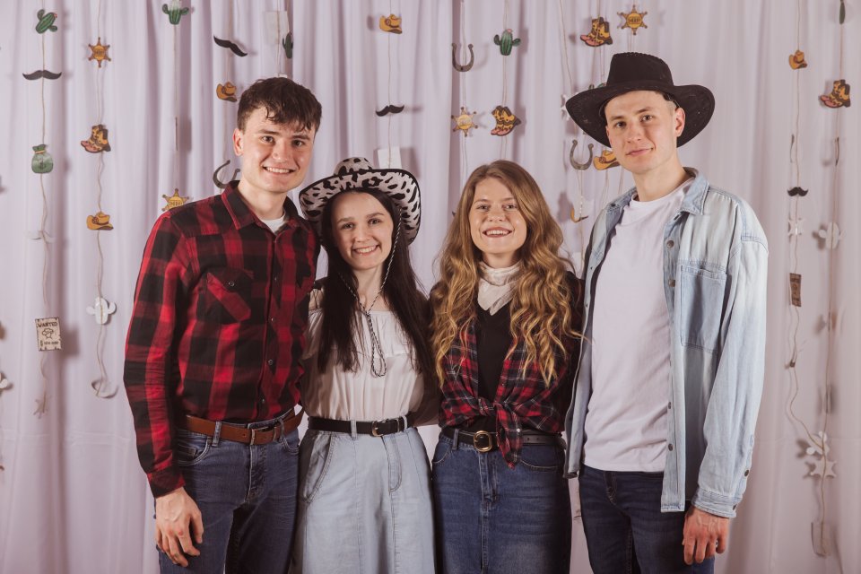 UpeCe western-160.jpg