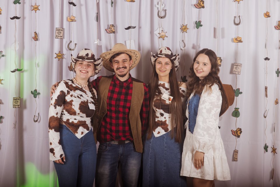UpeCe western-21.jpg