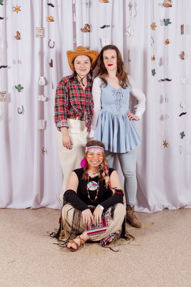 UpeCe western-7.jpg